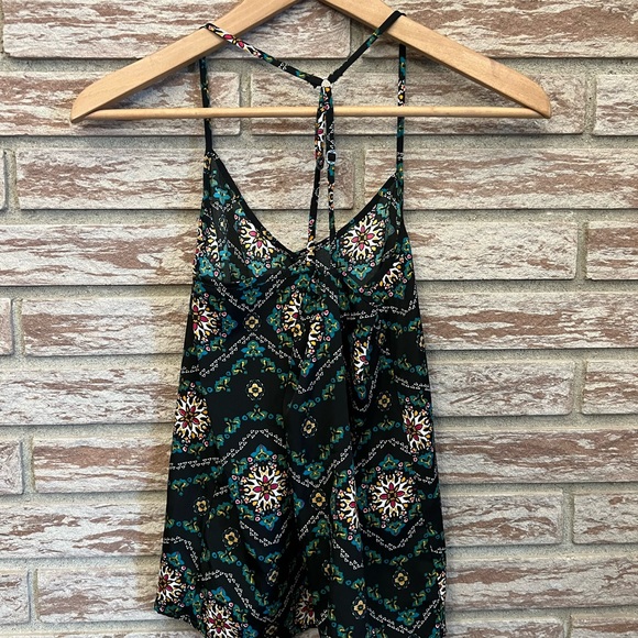 Hollister Flowy Patterned Tank Top - Picture 5 of 9